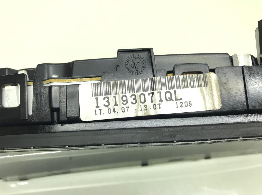 Щиток приборов (приборная панель) бу для Opel Vectra C 1.8 i,  2007 г.