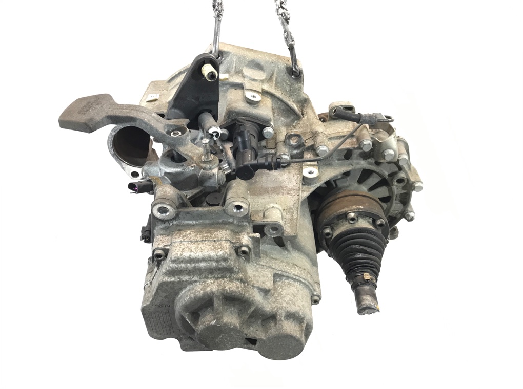 КПП механическая (МКПП) бу для Volkswagen Passat B7 1.6 TDi,  2011 г. MYP