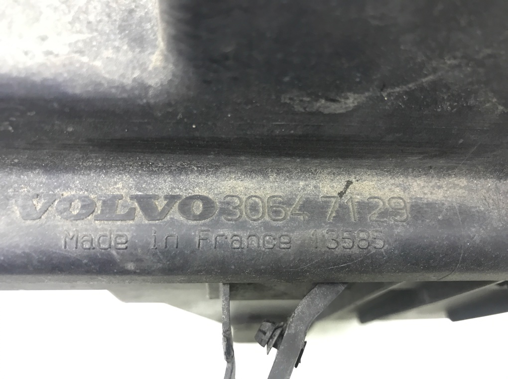 Корпус воздушного фильтра бу для Volvo XC90  2.4 D5,  2004 г.