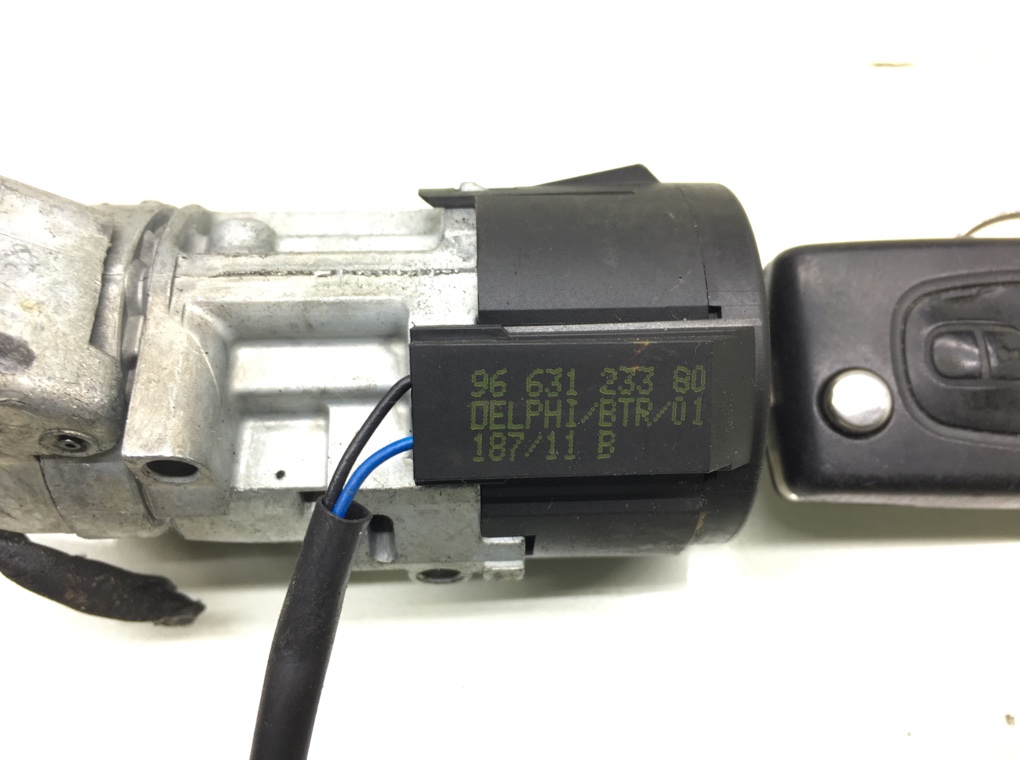 Замок зажигания бу для Citroen C3 2 1.6 i, 2011 г. Замок зажигания бу для Citroen C3 2 1.6 i, 2011 г.