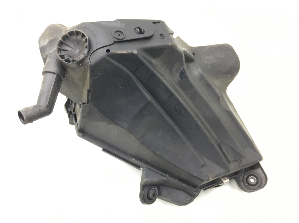 Корпус воздушного фильтра бу для BMW 3 E90/E91/E92/E93 2.0 TD,  2010 г.