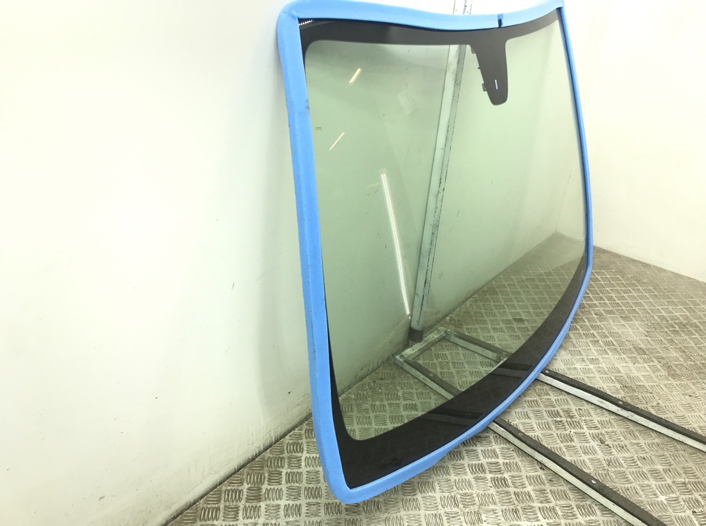 Стекло лобовое бу для Mercedes B W246 1.6 i,  2014 г.