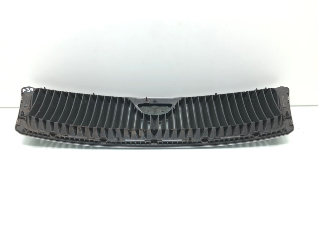 Решетка радиатора бу для Skoda Octavia A5 1.9 TDi, 2005 г. Решетка радиатора бу для Skoda Octavia A5 1.9 TDi, 2005 г.