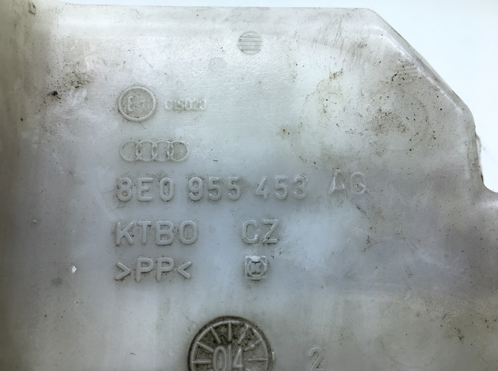 Бачок омывателя бу для Audi A4 B6 1.9 TDi,  2004 г.