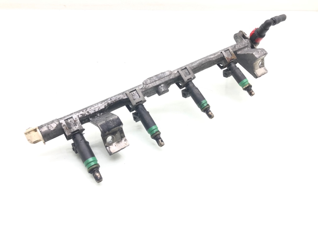 Топливная рампа бу для Ford Focus 1 1.6 i, 1999 г. Топливная рампа бу для Ford Focus 1 1.6 i, 1999 г.