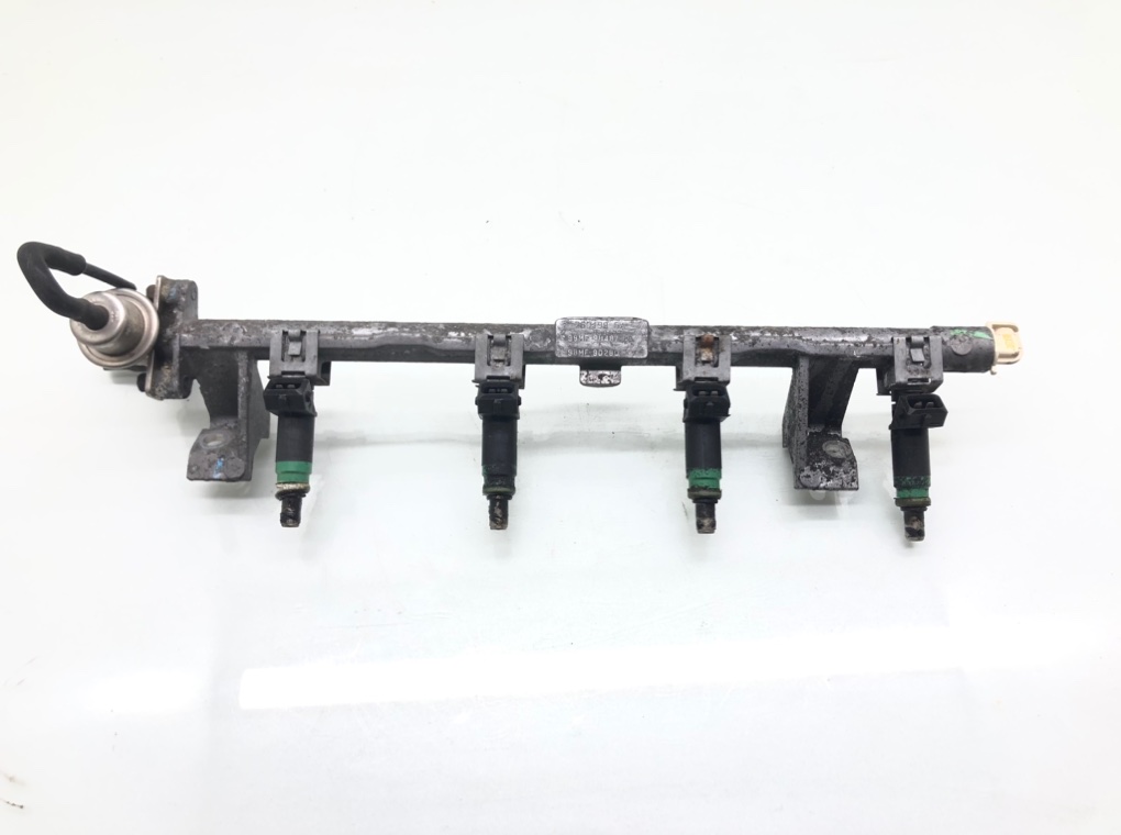 Топливная рампа бу для Ford Focus 1 1.6 i, 1999 г. Топливная рампа бу для Ford Focus 1 1.6 i, 1999 г.