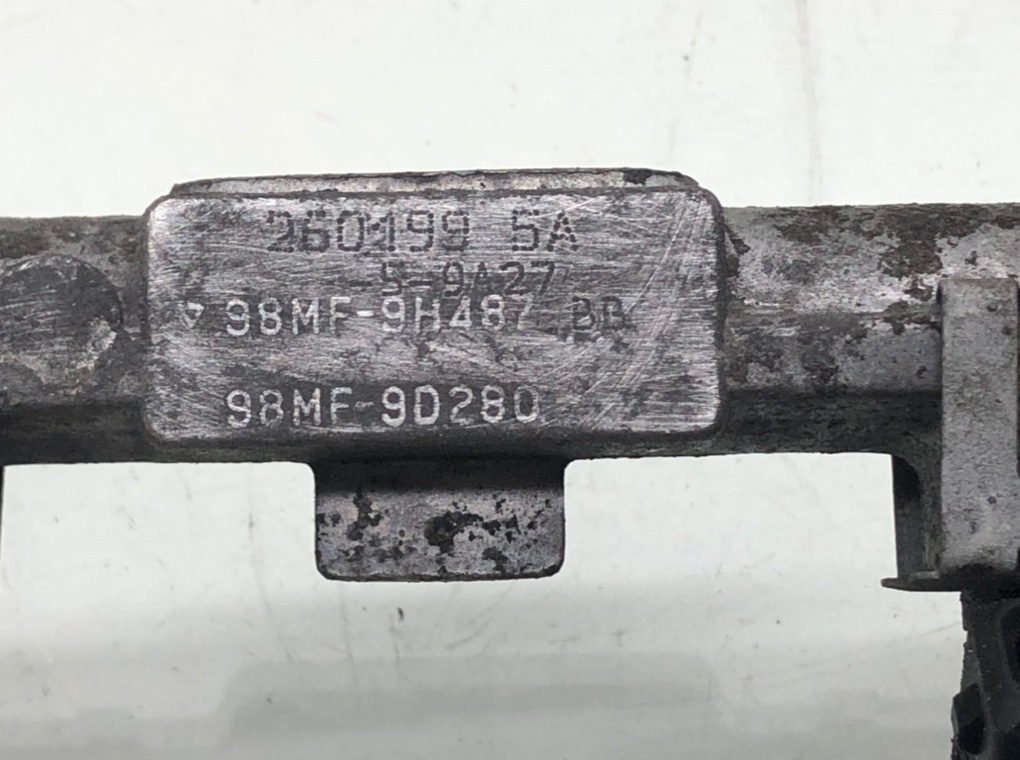 Топливная рампа бу для Ford Focus 1 1.6 i, 1999 г. Топливная рампа бу для Ford Focus 1 1.6 i, 1999 г.