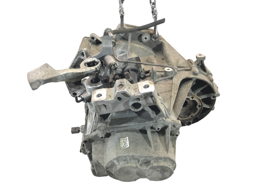 КПП механическая (МКПП) бу для Volkswagen Golf 5 1.6 i,  2004 г.