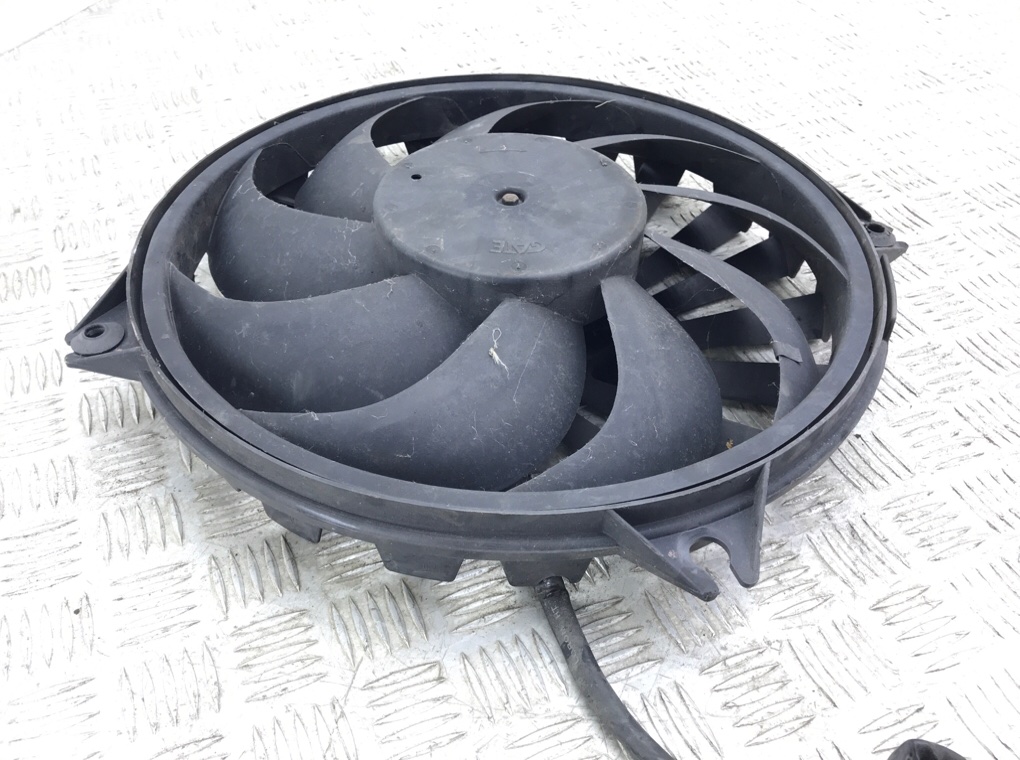 Вентилятор радиатора бу для Citroen C8  2.0 HDi,  2008 г.