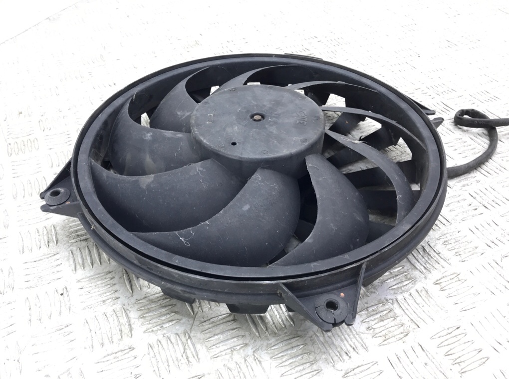 Вентилятор радиатора бу для Citroen C8  2.0 HDi,  2008 г.