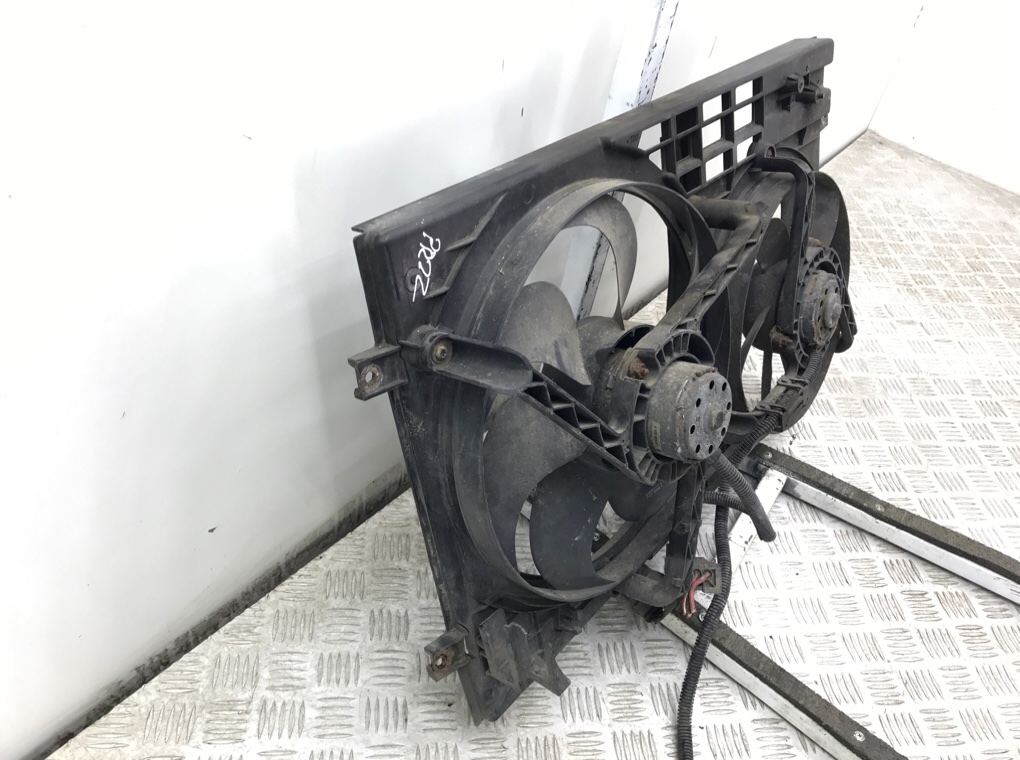 Вентилятор радиатора бу для Audi TT 8N 1.8 Ti,  2001 г.