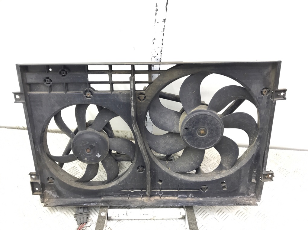 Вентилятор радиатора бу для Audi TT 8N 1.8 Ti,  2001 г.