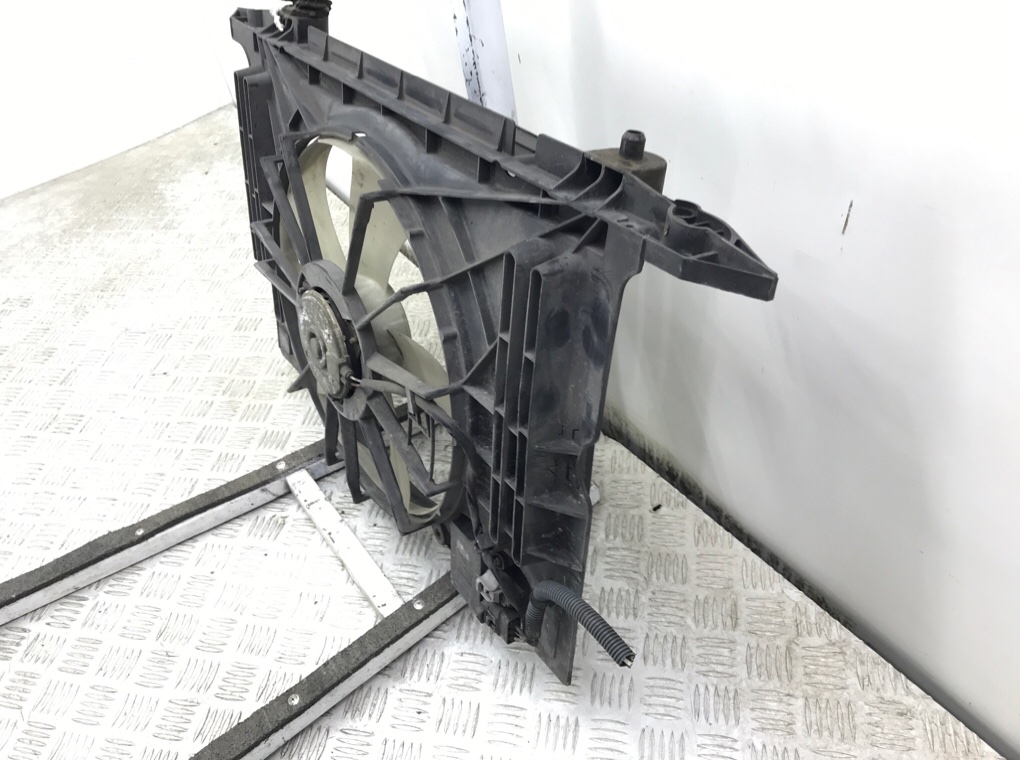 Вентилятор радиатора бу для Toyota Auris 1.6 i, 2008 г. Вентилятор радиатора бу для Toyota Auris 1.6 i, 2008 г.