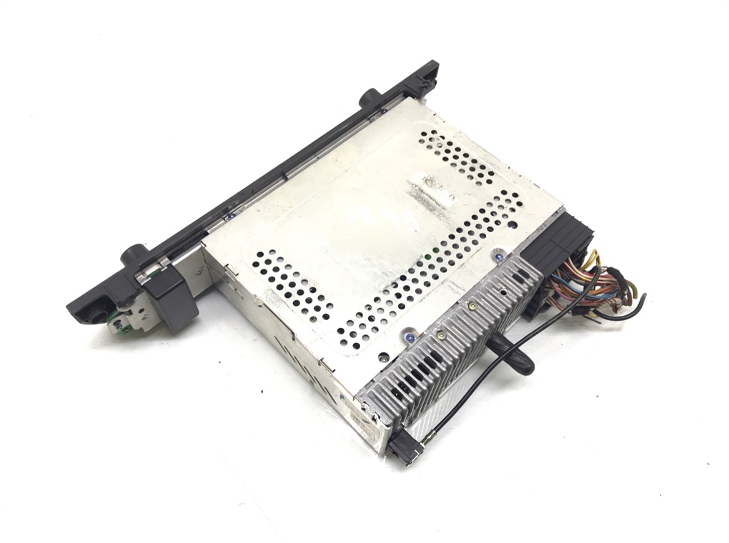 Магнитола бу для BMW X3 E83 3.0 i, 2004 г. Магнитола бу для BMW X3 E83 3.0 i, 2004 г.