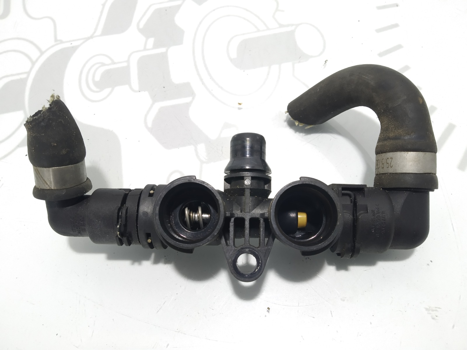 Корпус термостата бу для BMW X5 E53 4.8 i,  2005 г.