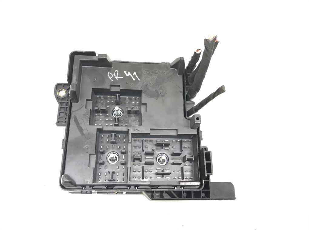 Блок предохранителей бу для Kia Ceed  1.6 CRDi,  2008 г.