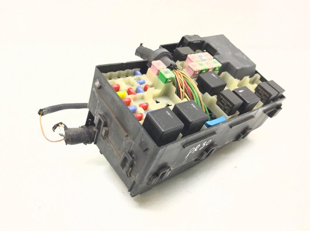 Блок предохранителей бу для Volvo V50  2.4 i,  2005 г.