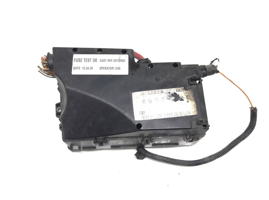 Блок предохранителей бу для Volvo V50  2.4 i,  2005 г.