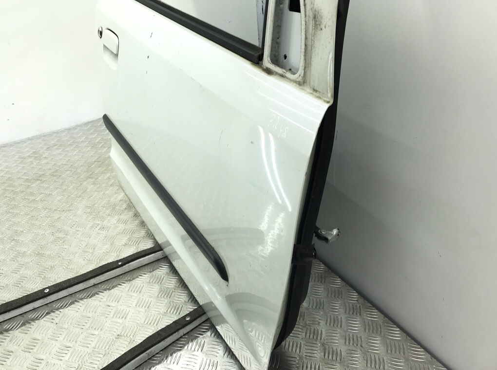 Дверь передняя правая бу для Nissan Pixo  1.0 i,  2010 г.