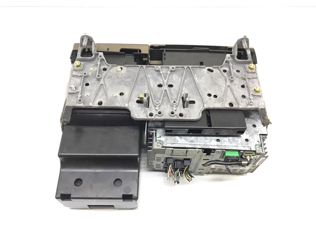 Магнитола бу для Jaguar S-Type  3.0 i,  2000 г.