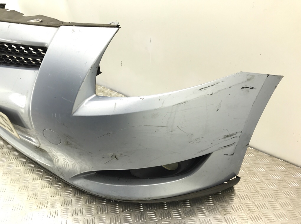 Бампер передний бу для Toyota Auris 1.6 i, 2008 г. Бампер передний бу для Toyota Auris 1.6 i, 2008 г.