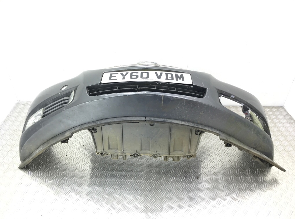 Бампер передний бу для Opel Insignia 2.0 CDTi, 2010 г. Бампер передний бу для Opel Insignia 2.0 CDTi, 2010 г.