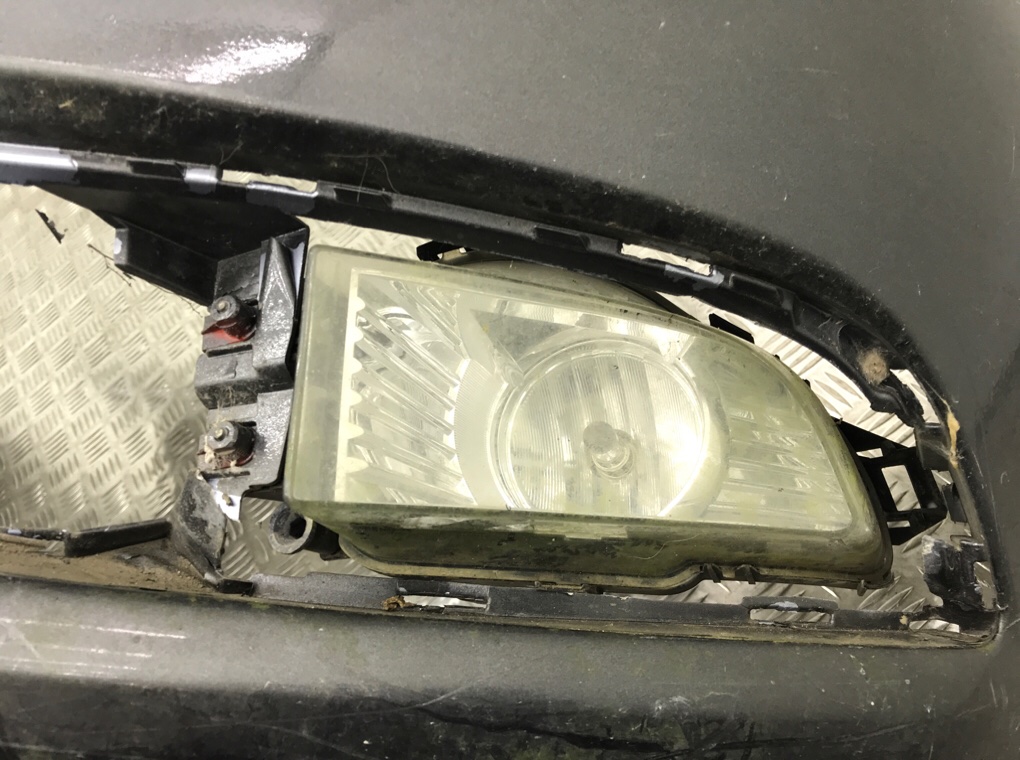 Бампер передний бу для Opel Insignia 2.0 CDTi, 2010 г. Бампер передний бу для Opel Insignia 2.0 CDTi, 2010 г.