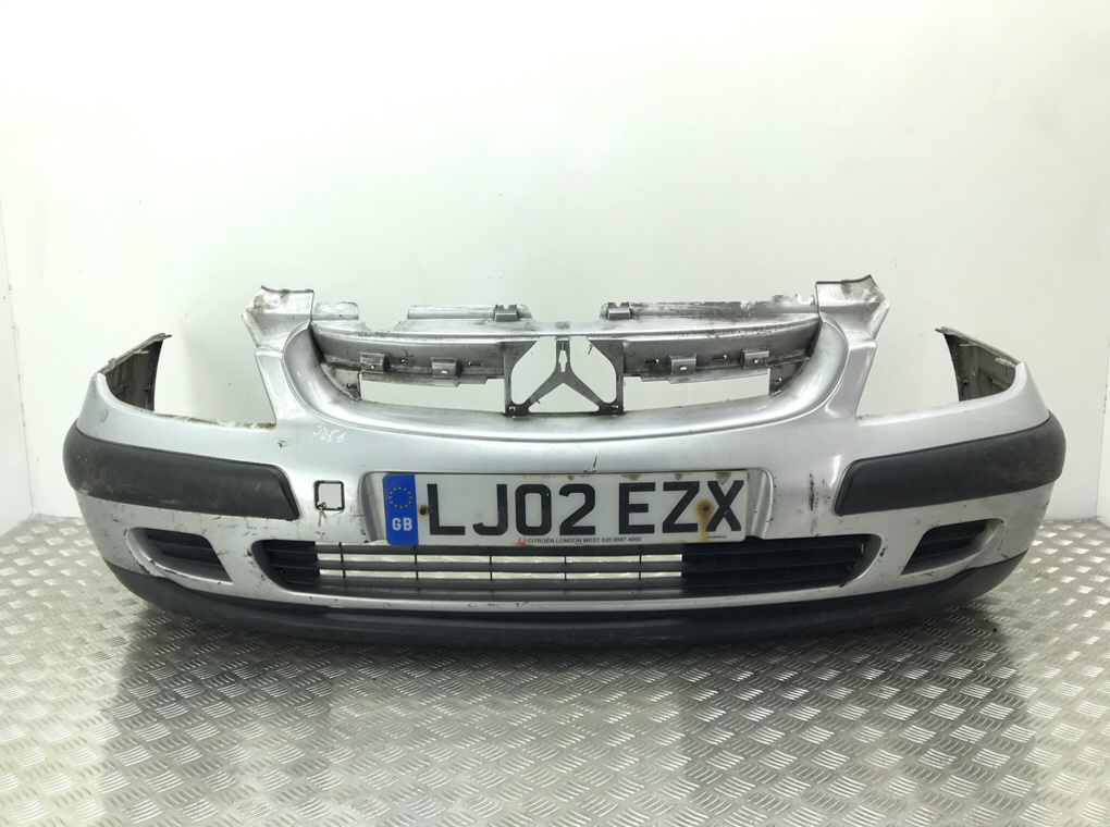 Бампер передний бу для Citroen C5 1.8 i, 2001 г.