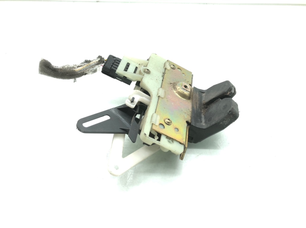 Замок багажника бу для Volvo V70 2.4 D5, 2001 г. Замок багажника бу для Volvo V70 2.4 D5, 2001 г.