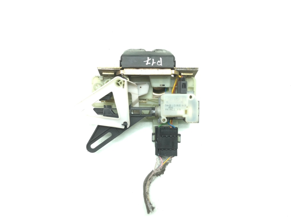 Замок багажника бу для Volvo V70 2.4 D5, 2001 г. Замок багажника бу для Volvo V70 2.4 D5, 2001 г.