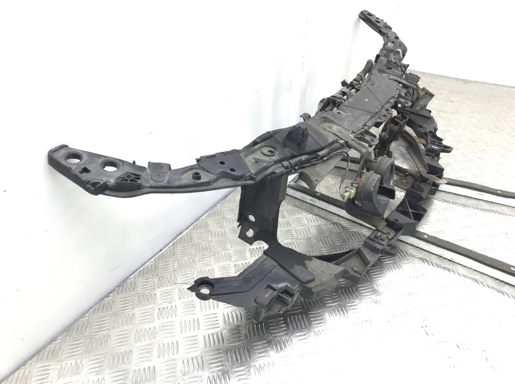 Панель передняя (телевизор) бу для Renault Laguna 3 2.0 i,  2008 г.