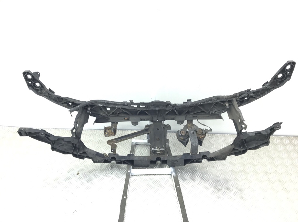 Панель передняя (телевизор) бу для Renault Laguna 3 2.0 i,  2008 г.