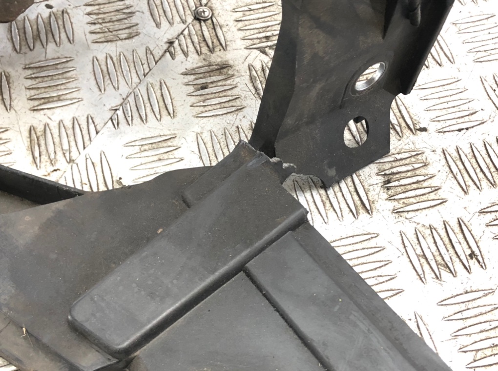 Панель передняя (телевизор) бу для Renault Laguna 3 2.0 i,  2008 г.