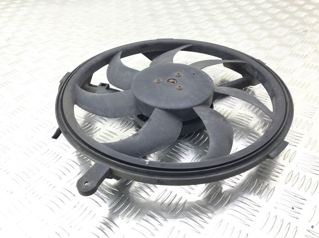 Вентилятор радиатора бу для Mini One R56 1.4 i, 2008 г. Вентилятор радиатора бу для Mini One R56 1.4 i, 2008 г.