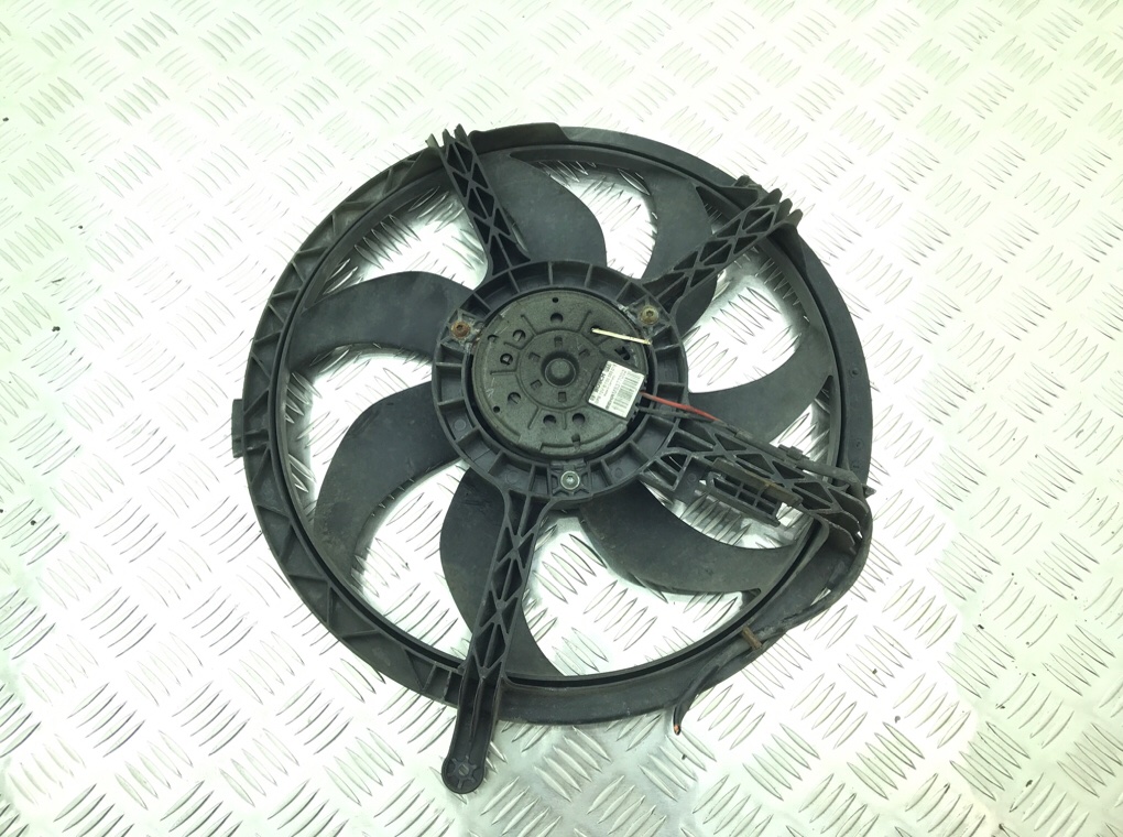 Вентилятор радиатора бу для Mini One R56 1.4 i, 2008 г. Вентилятор радиатора бу для Mini One R56 1.4 i, 2008 г.