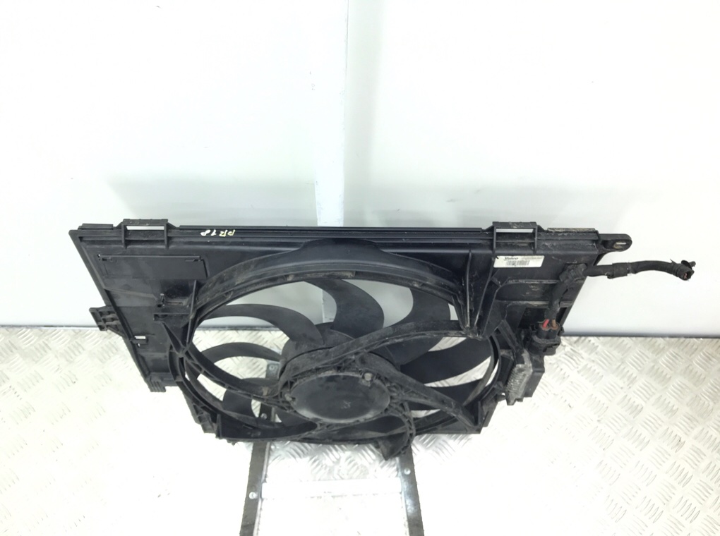 Вентилятор радиатора бу для BMW 1 F20/F21 2.0 TD, 2013 г. Вентилятор радиатора бу для BMW 1 F20/F21 2.0 TD, 2013 г.