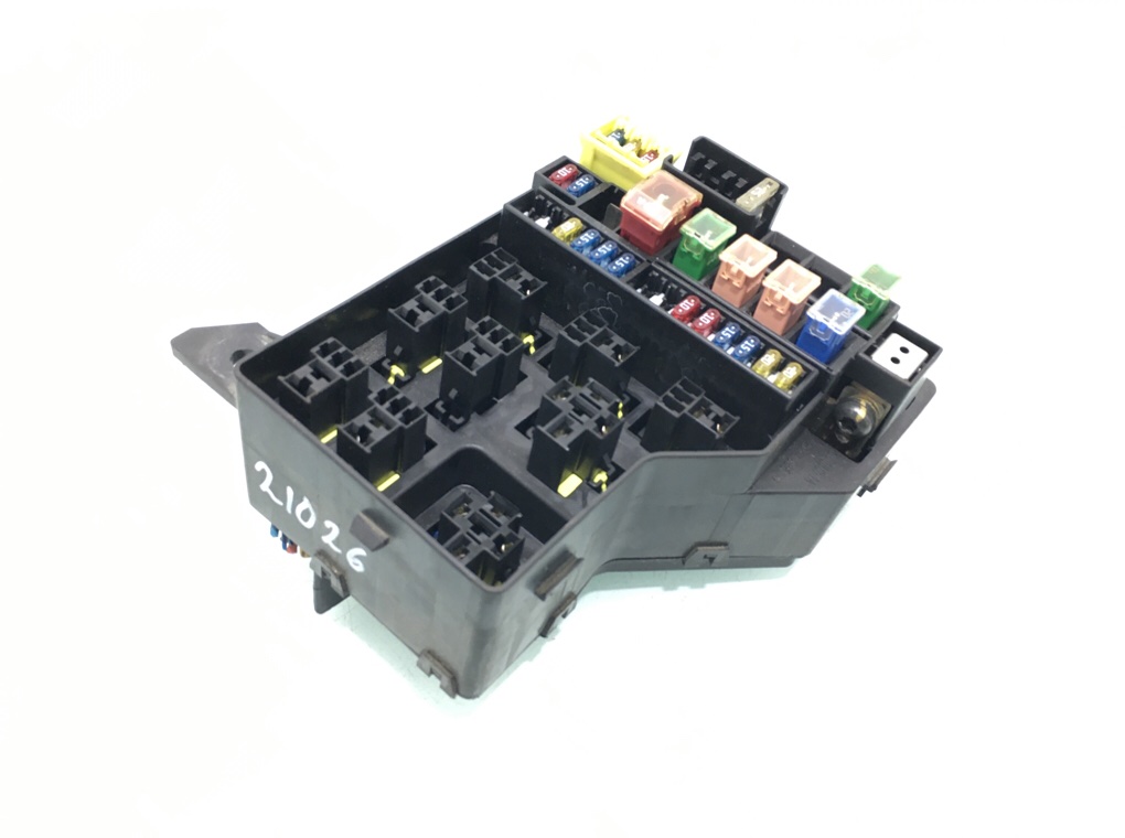 Блок предохранителей бу для Volvo S40  2.0 Ti,  2003 г.