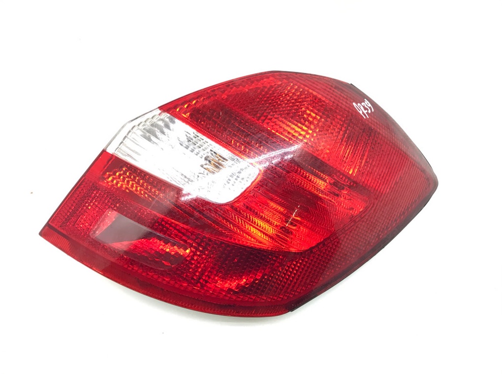 Фонарь задний правый бу для Skoda Fabia 2 1.6 TDi, 2010 г.