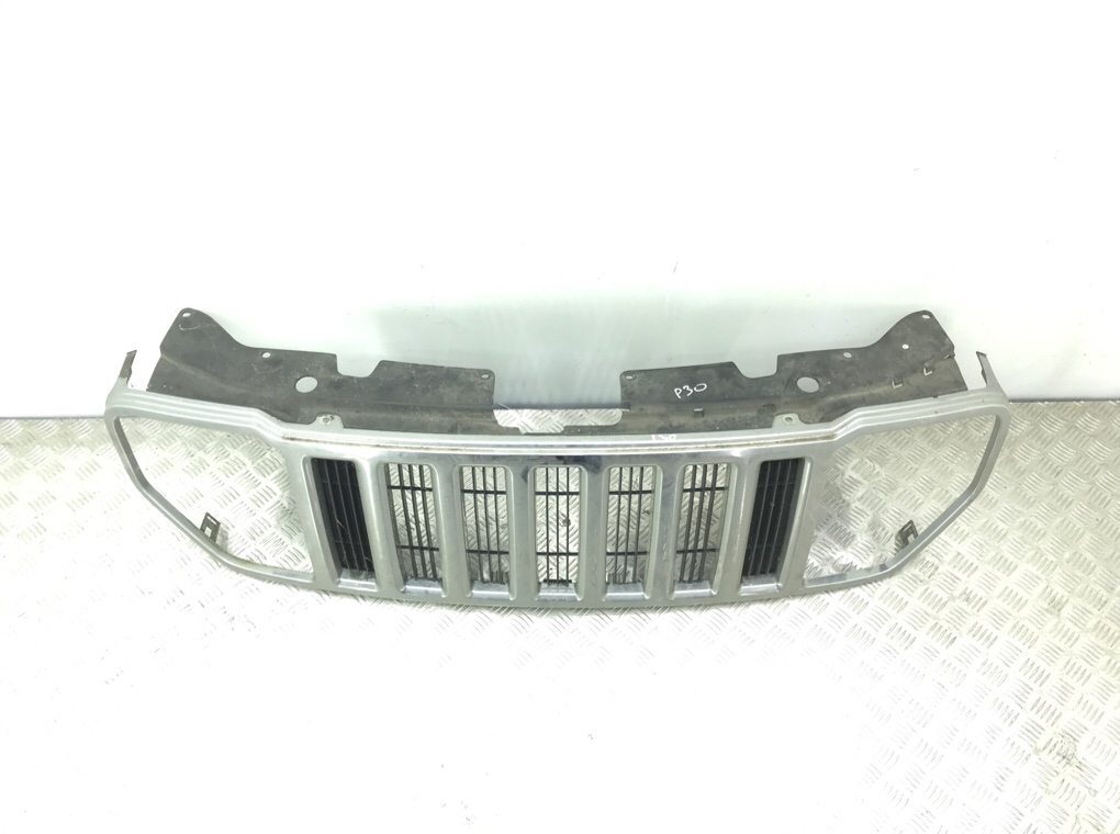 Решетка радиатора бу для Jeep Cherokee KK 2.8 CRD,  2008 г.