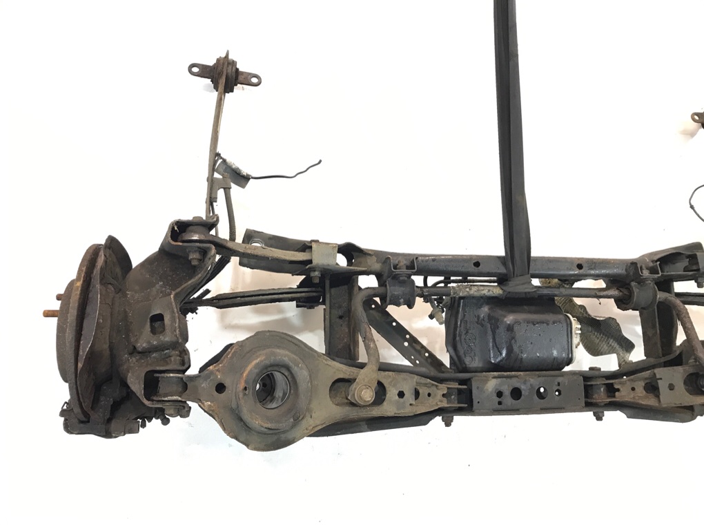 Балка подвески задняя бу для Volvo C30  1.6 TD,  2009 г.