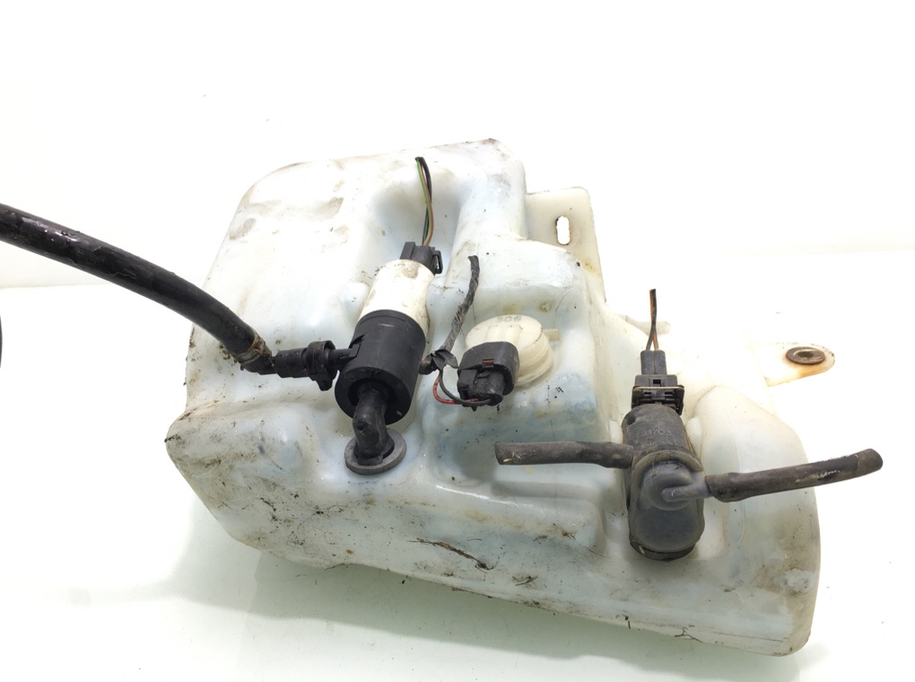 Бачок омывателя бу для Land Rover Discovery 3 2.7 TD, 2007 г. Бачок омывателя бу для Land Rover Discovery 3 2.7 TD, 2007 г.