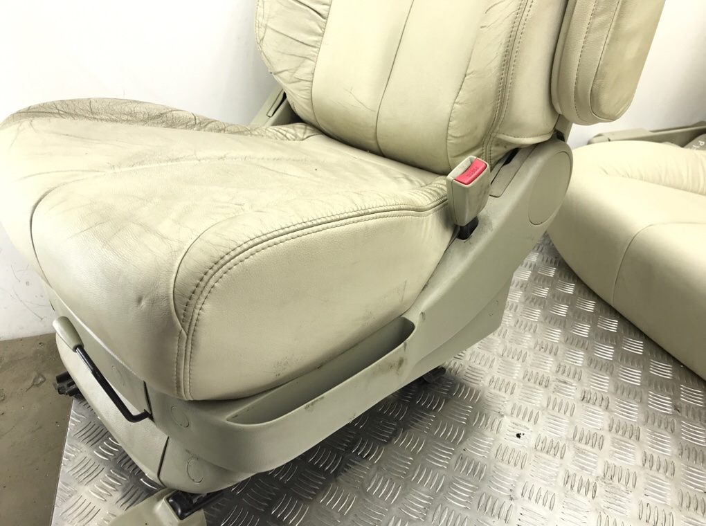 Салон (комплект сидений) бу для Nissan Elgrand  3.5 i,  2003 г.