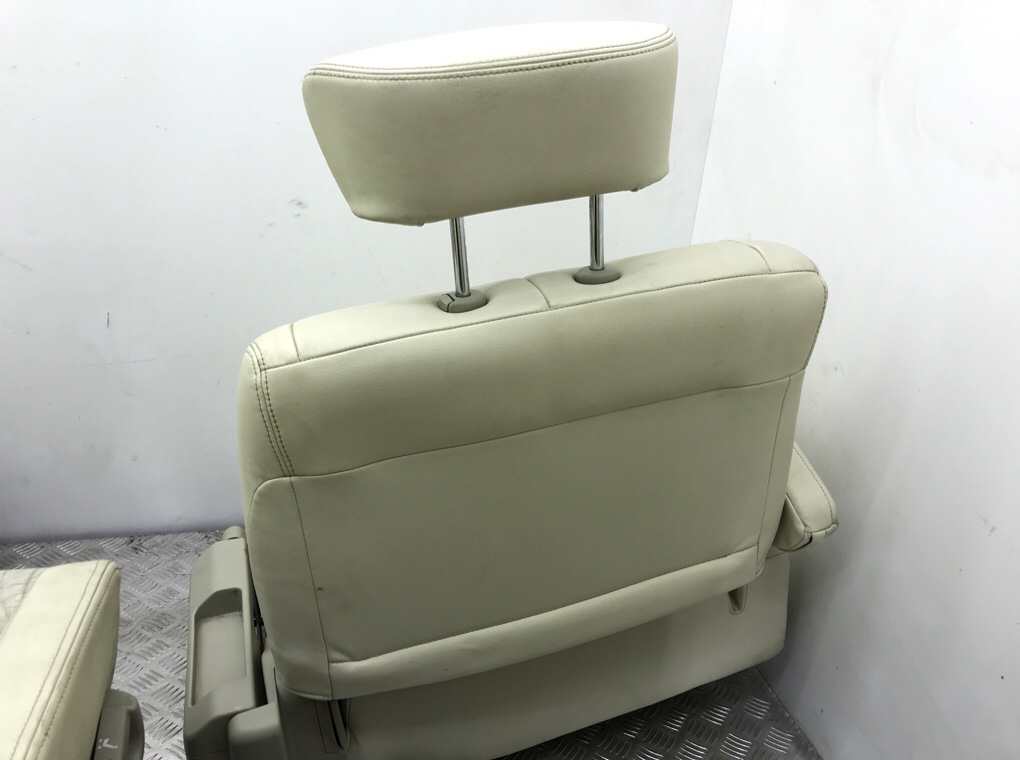 Салон (комплект сидений) бу для Nissan Elgrand  3.5 i,  2003 г.