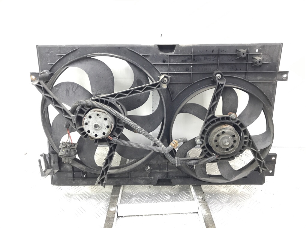 Вентилятор радиатора бу для Volkswagen Golf 4 1.9 TDi, 2004 г.