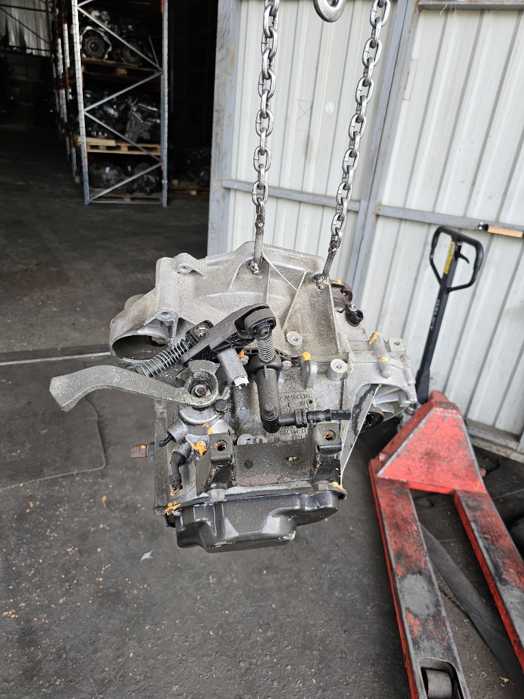 КПП механическая (МКПП) бу для Seat Ibiza 4 1.2 TSI, 2011 г. КПП механическая (МКПП) бу для Seat Ibiza 4 1.2 TSI, 2011 г.