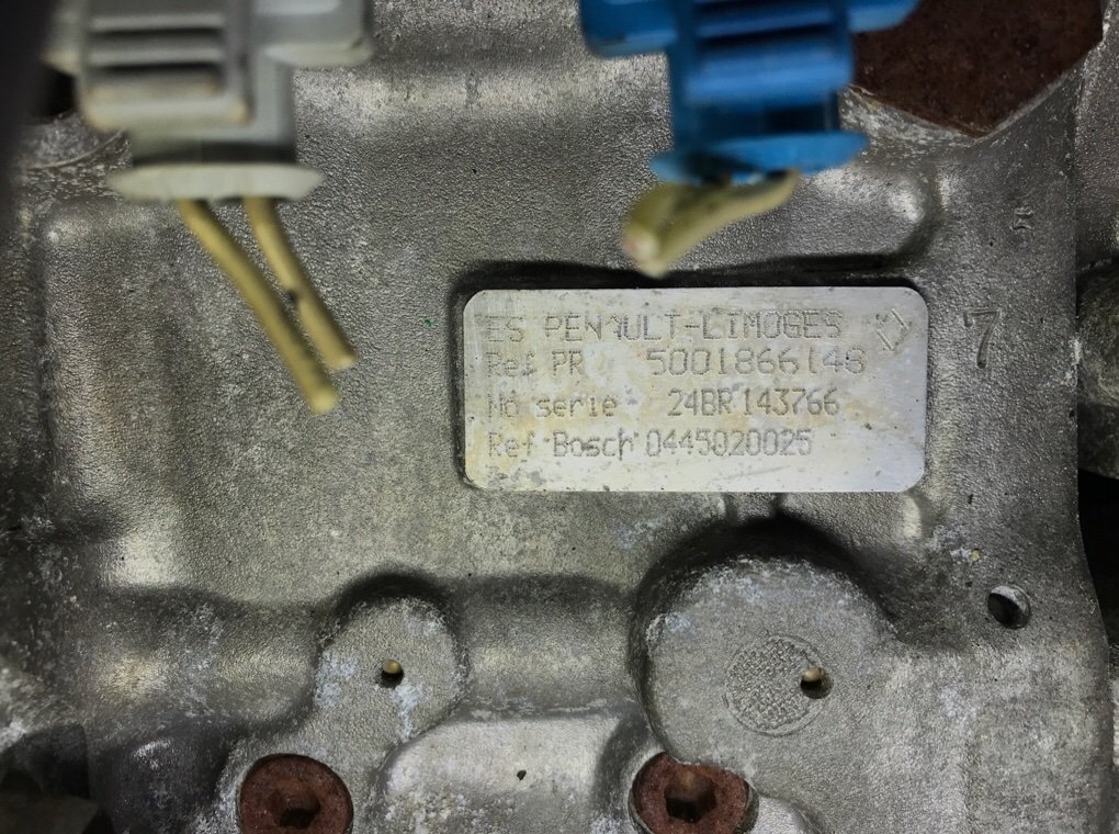Двигатель (ДВС)  бу для Renault Midlum  4.1 DCi,  2002 г.