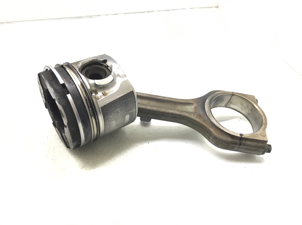 Поршень бу для Mazda 3  BL 1.6 TD,  2010 г.