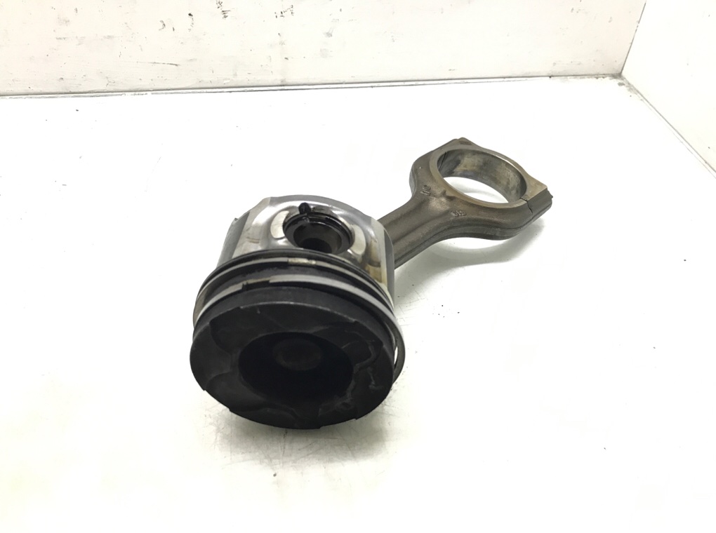 Поршень бу для Mazda 3  BL 1.6 TD,  2010 г.