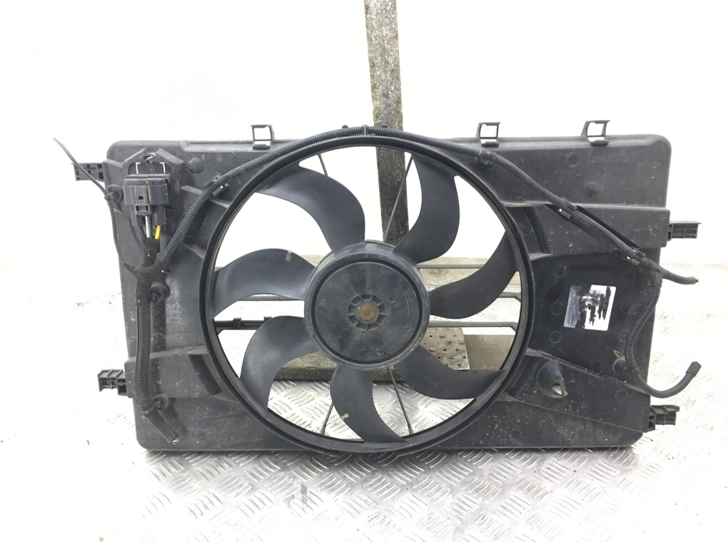 Вентилятор радиатора бу для Opel Astra J 1.6 CDTi, 2015 г.