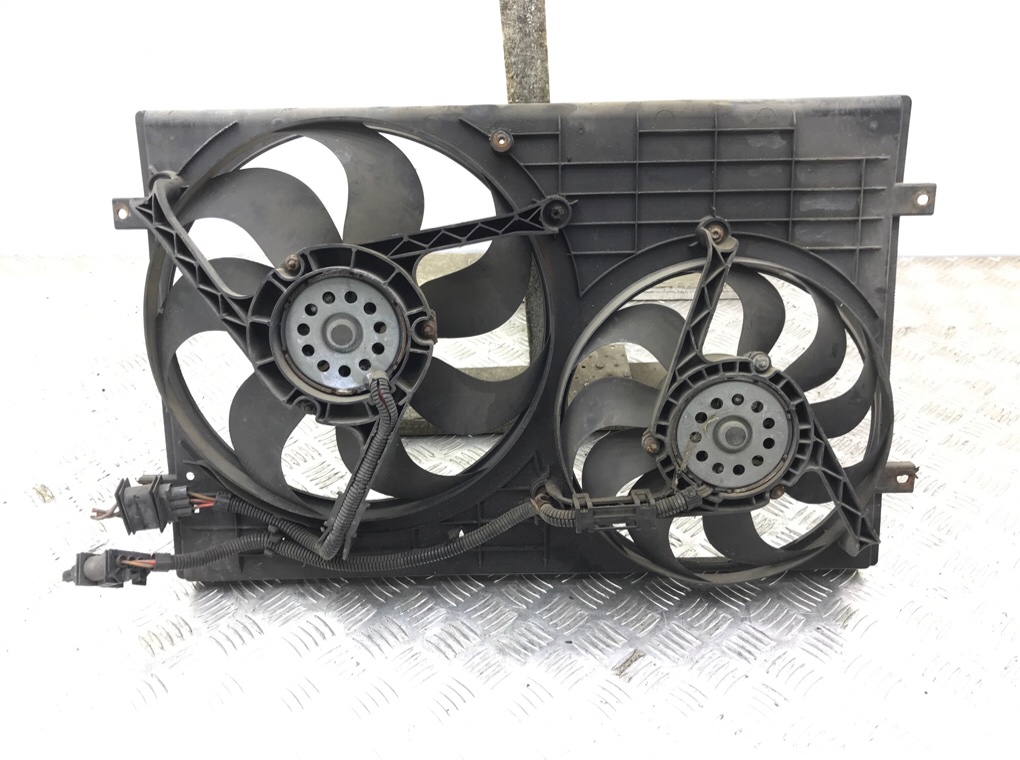 Вентилятор радиатора бу для Seat Ibiza 3 2.0 i, 2004 г.